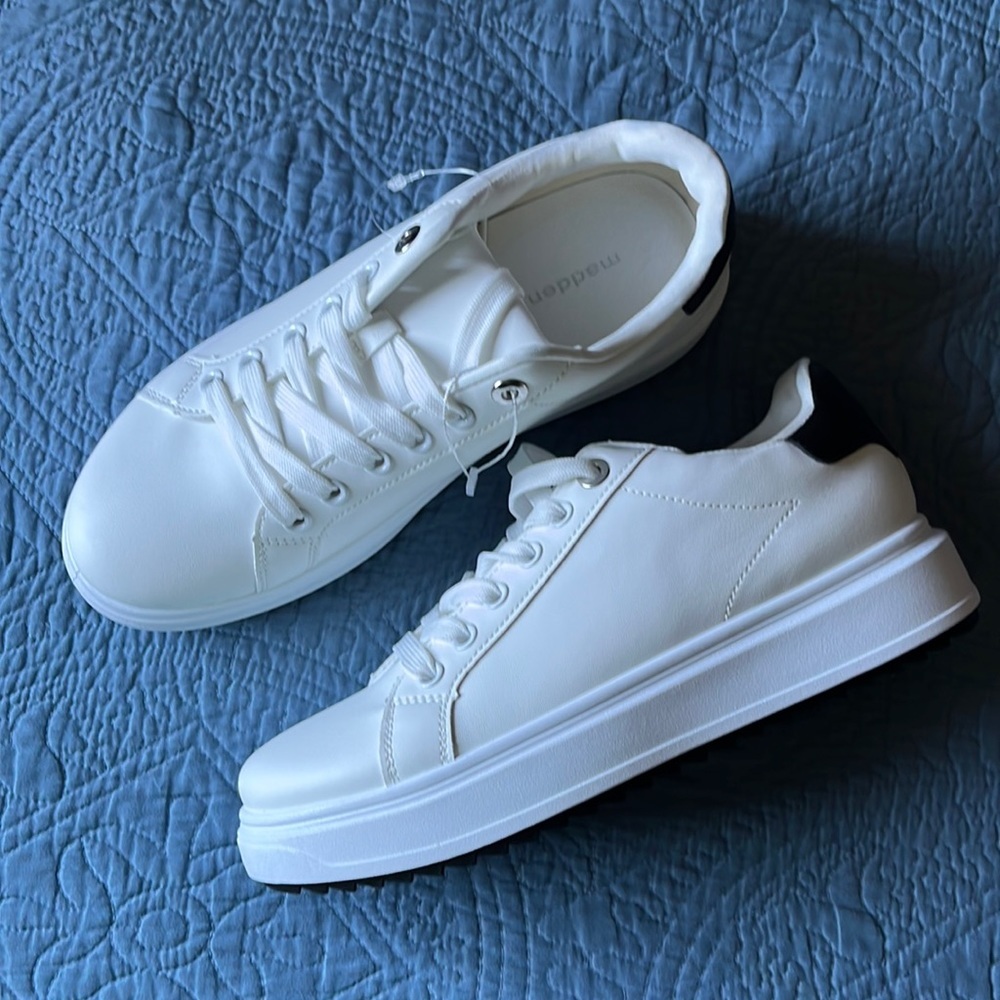 NWOT  Madden Girl Women's Josiiee Sneaker  Size‎ 8.5 - Picture 3 of 10